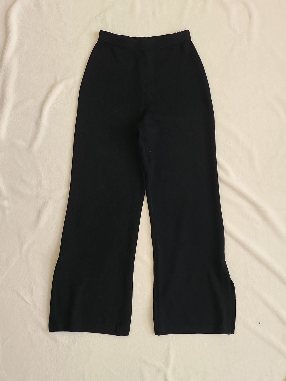 St. John Black Wide Leg Knit Pants Trousers 2 Side Slits Pull On Quiet Luxury